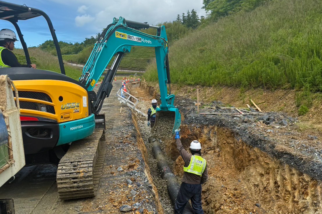 暗渠工の作業をしている様子